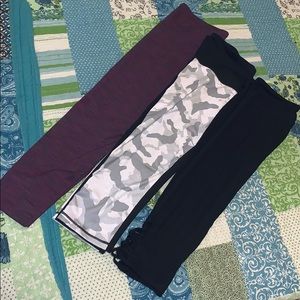 🍭🍭🍭Lot of 3 capri workout leggings